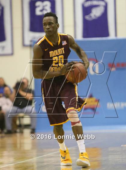Thumbnail 3 in Brentwood vs Mt. Vernon (SNY Invitational) photogallery.