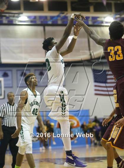 Thumbnail 2 in Brentwood vs Mt. Vernon (SNY Invitational) photogallery.