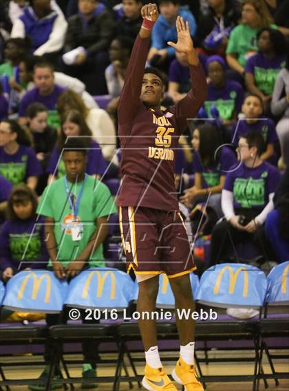 Thumbnail 3 in Brentwood vs Mt. Vernon (SNY Invitational) photogallery.
