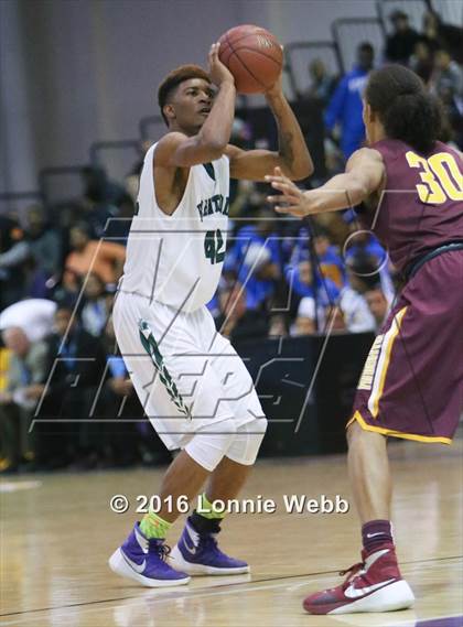 Thumbnail 3 in Brentwood vs Mt. Vernon (SNY Invitational) photogallery.