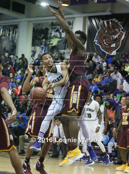 Thumbnail 3 in Brentwood vs Mt. Vernon (SNY Invitational) photogallery.