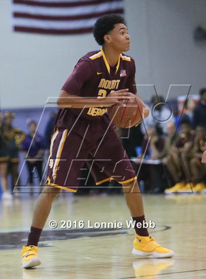 Thumbnail 3 in Brentwood vs Mt. Vernon (SNY Invitational) photogallery.