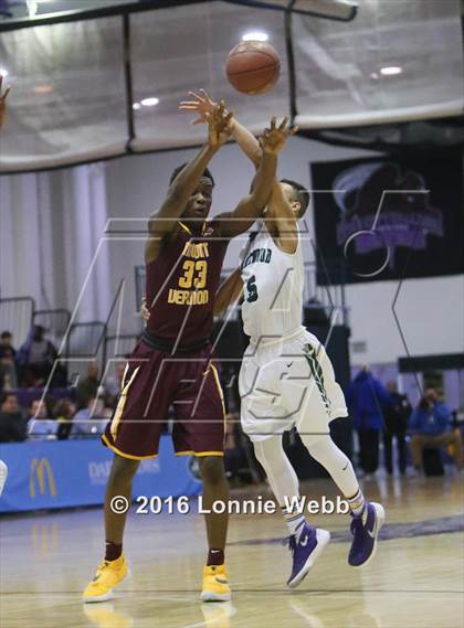 Thumbnail 3 in Brentwood vs Mt. Vernon (SNY Invitational) photogallery.