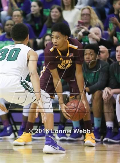 Thumbnail 3 in Brentwood vs Mt. Vernon (SNY Invitational) photogallery.