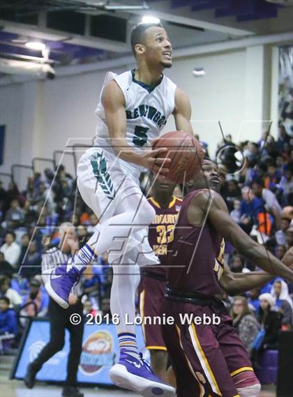 Thumbnail 1 in Brentwood vs Mt. Vernon (SNY Invitational) photogallery.