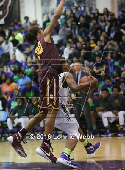 Thumbnail 3 in Brentwood vs Mt. Vernon (SNY Invitational) photogallery.