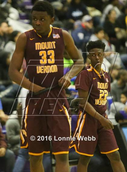 Thumbnail 2 in Brentwood vs Mt. Vernon (SNY Invitational) photogallery.