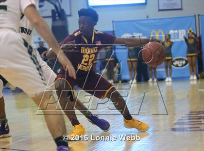 Thumbnail 1 in Brentwood vs Mt. Vernon (SNY Invitational) photogallery.