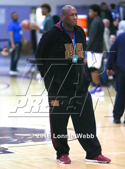 Thumbnail 1 in Brentwood vs Mt. Vernon (SNY Invitational) photogallery.