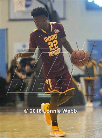 Thumbnail 3 in Brentwood vs Mt. Vernon (SNY Invitational) photogallery.