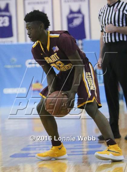 Thumbnail 2 in Brentwood vs Mt. Vernon (SNY Invitational) photogallery.