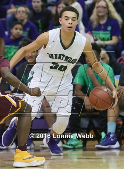 Thumbnail 3 in Brentwood vs Mt. Vernon (SNY Invitational) photogallery.