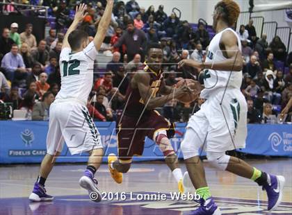 Thumbnail 2 in Brentwood vs Mt. Vernon (SNY Invitational) photogallery.