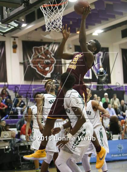 Thumbnail 3 in Brentwood vs Mt. Vernon (SNY Invitational) photogallery.