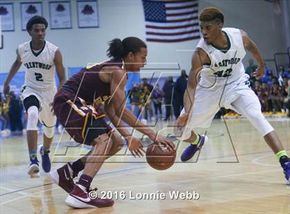 Thumbnail 1 in Brentwood vs Mt. Vernon (SNY Invitational) photogallery.