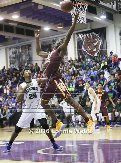 Thumbnail 3 in Brentwood vs Mt. Vernon (SNY Invitational) photogallery.