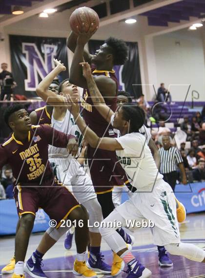 Thumbnail 2 in Brentwood vs Mt. Vernon (SNY Invitational) photogallery.
