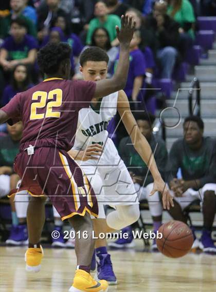 Thumbnail 1 in Brentwood vs Mt. Vernon (SNY Invitational) photogallery.