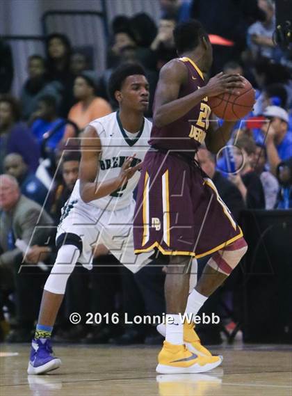 Thumbnail 2 in Brentwood vs Mt. Vernon (SNY Invitational) photogallery.