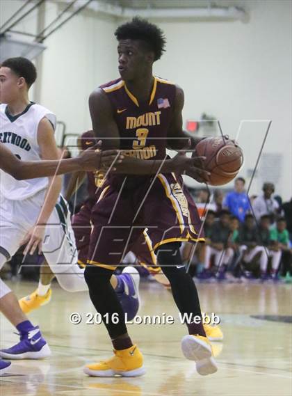 Thumbnail 2 in Brentwood vs Mt. Vernon (SNY Invitational) photogallery.