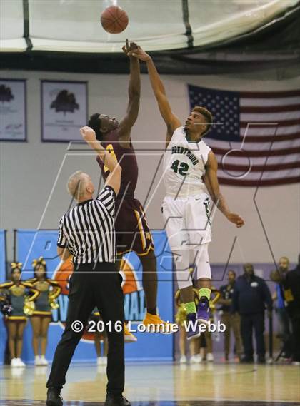 Thumbnail 2 in Brentwood vs Mt. Vernon (SNY Invitational) photogallery.