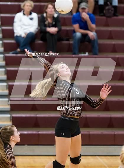 Thumbnail 1 in Erie vs. Ponderosa (CHSAA 4A Region 3) photogallery.