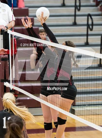 Thumbnail 3 in Erie vs. Ponderosa (CHSAA 4A Region 3) photogallery.