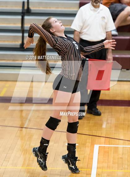 Thumbnail 3 in Erie vs. Ponderosa (CHSAA 4A Region 3) photogallery.
