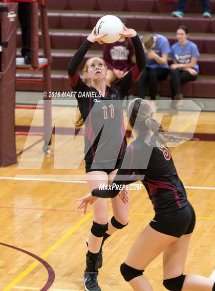 Thumbnail 1 in Erie vs. Ponderosa (CHSAA 4A Region 3) photogallery.