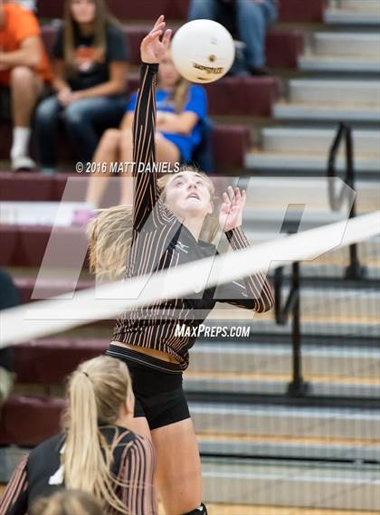 Thumbnail 3 in Erie vs. Ponderosa (CHSAA 4A Region 3) photogallery.