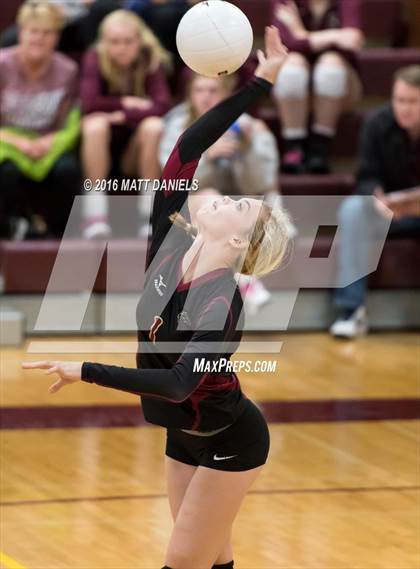 Thumbnail 2 in Erie vs. Ponderosa (CHSAA 4A Region 3) photogallery.