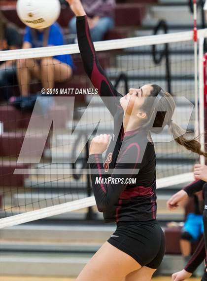 Thumbnail 1 in Erie vs. Ponderosa (CHSAA 4A Region 3) photogallery.