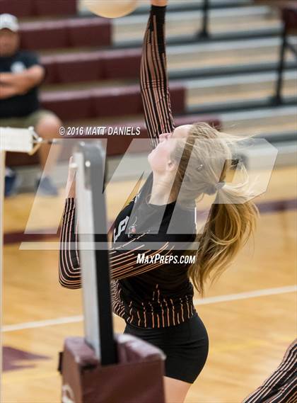 Thumbnail 3 in Erie vs. Ponderosa (CHSAA 4A Region 3) photogallery.