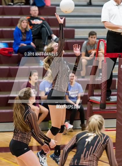 Thumbnail 3 in Erie vs. Ponderosa (CHSAA 4A Region 3) photogallery.