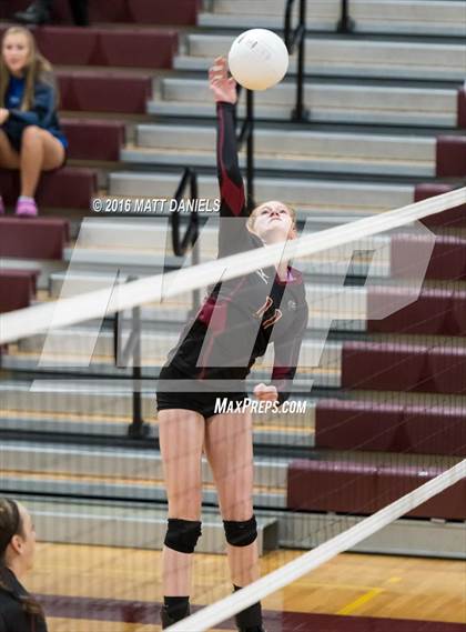 Thumbnail 3 in Erie vs. Ponderosa (CHSAA 4A Region 3) photogallery.