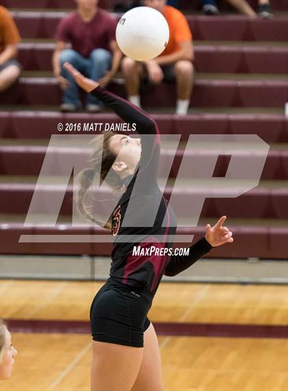 Thumbnail 3 in Erie vs. Ponderosa (CHSAA 4A Region 3) photogallery.