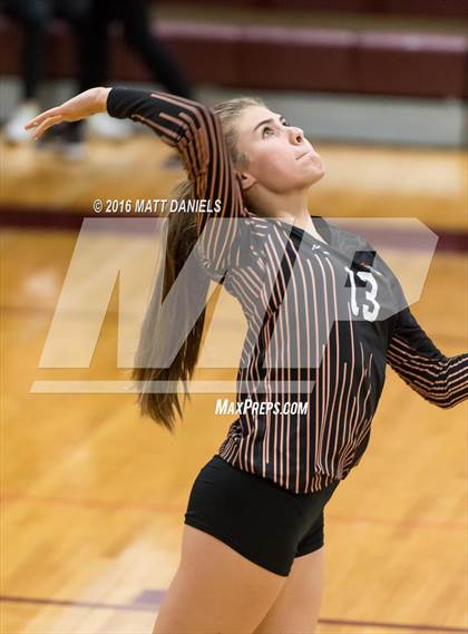 Thumbnail 1 in Erie vs. Ponderosa (CHSAA 4A Region 3) photogallery.