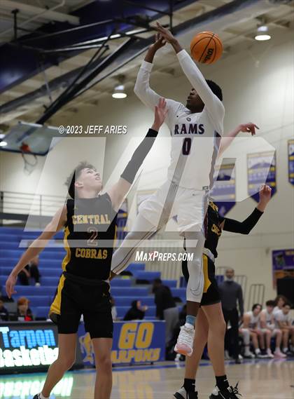 Thumbnail 1 in Central vs. Riverview Sarasota (Wally Keller Classic) photogallery.