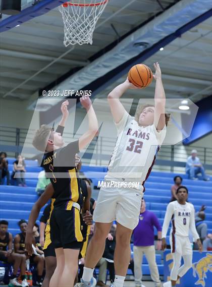 Thumbnail 3 in Central vs. Riverview Sarasota (Wally Keller Classic) photogallery.