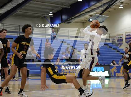 Thumbnail 1 in Central vs. Riverview Sarasota (Wally Keller Classic) photogallery.
