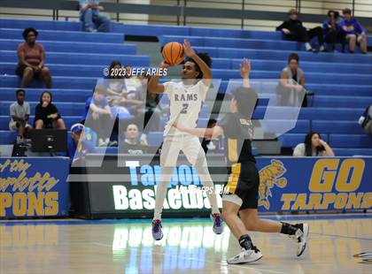Thumbnail 1 in Central vs. Riverview Sarasota (Wally Keller Classic) photogallery.