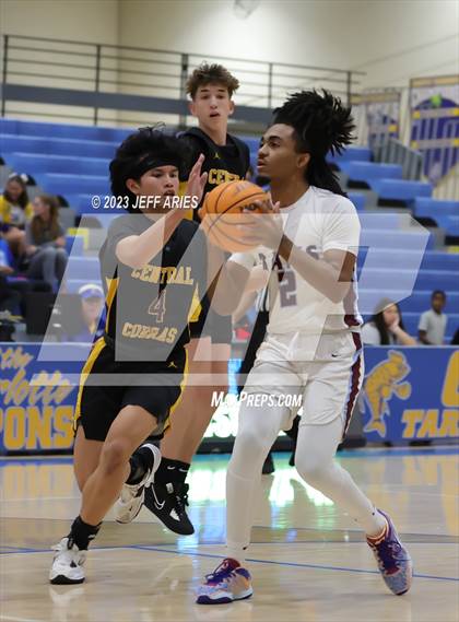 Thumbnail 2 in Central vs. Riverview Sarasota (Wally Keller Classic) photogallery.