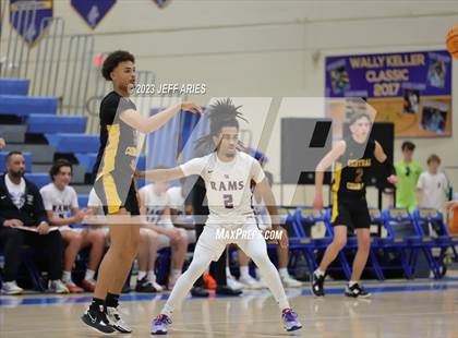 Thumbnail 3 in Central vs. Riverview Sarasota (Wally Keller Classic) photogallery.