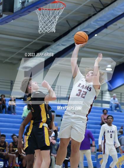Thumbnail 2 in Central vs. Riverview Sarasota (Wally Keller Classic) photogallery.