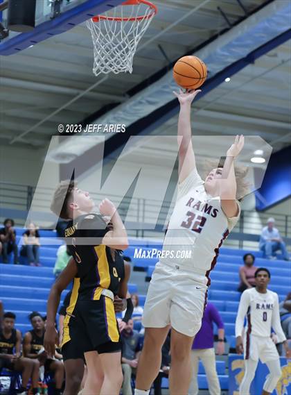 Thumbnail 3 in Central vs. Riverview Sarasota (Wally Keller Classic) photogallery.