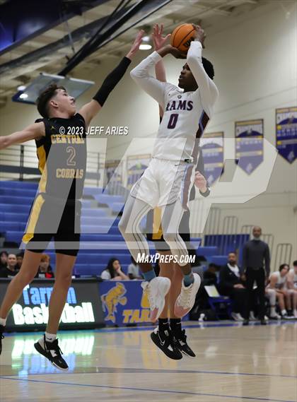 Thumbnail 3 in Central vs. Riverview Sarasota (Wally Keller Classic) photogallery.