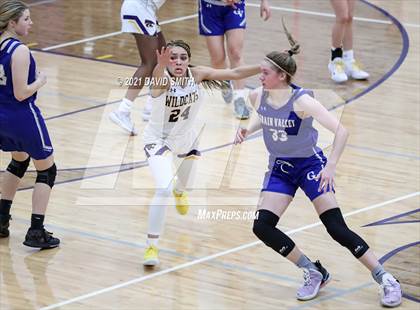 Thumbnail 1 in Grain Valley @ Blue Springs (MSHSAA District Playoff) photogallery.