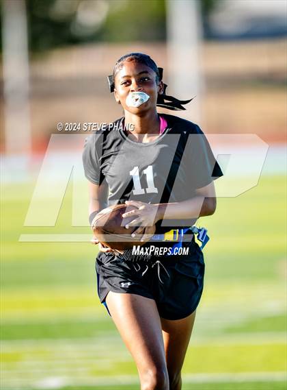 Thumbnail 2 in Armijo @ Burbank photogallery.