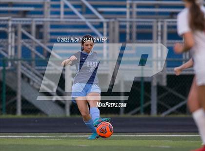 Thumbnail 2 in Alton @ Belleville East photogallery.