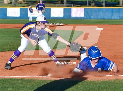 Thumbnail 1 in Mayflower vs Dewitt (AAA 3A Regional 3 First Round) photogallery.